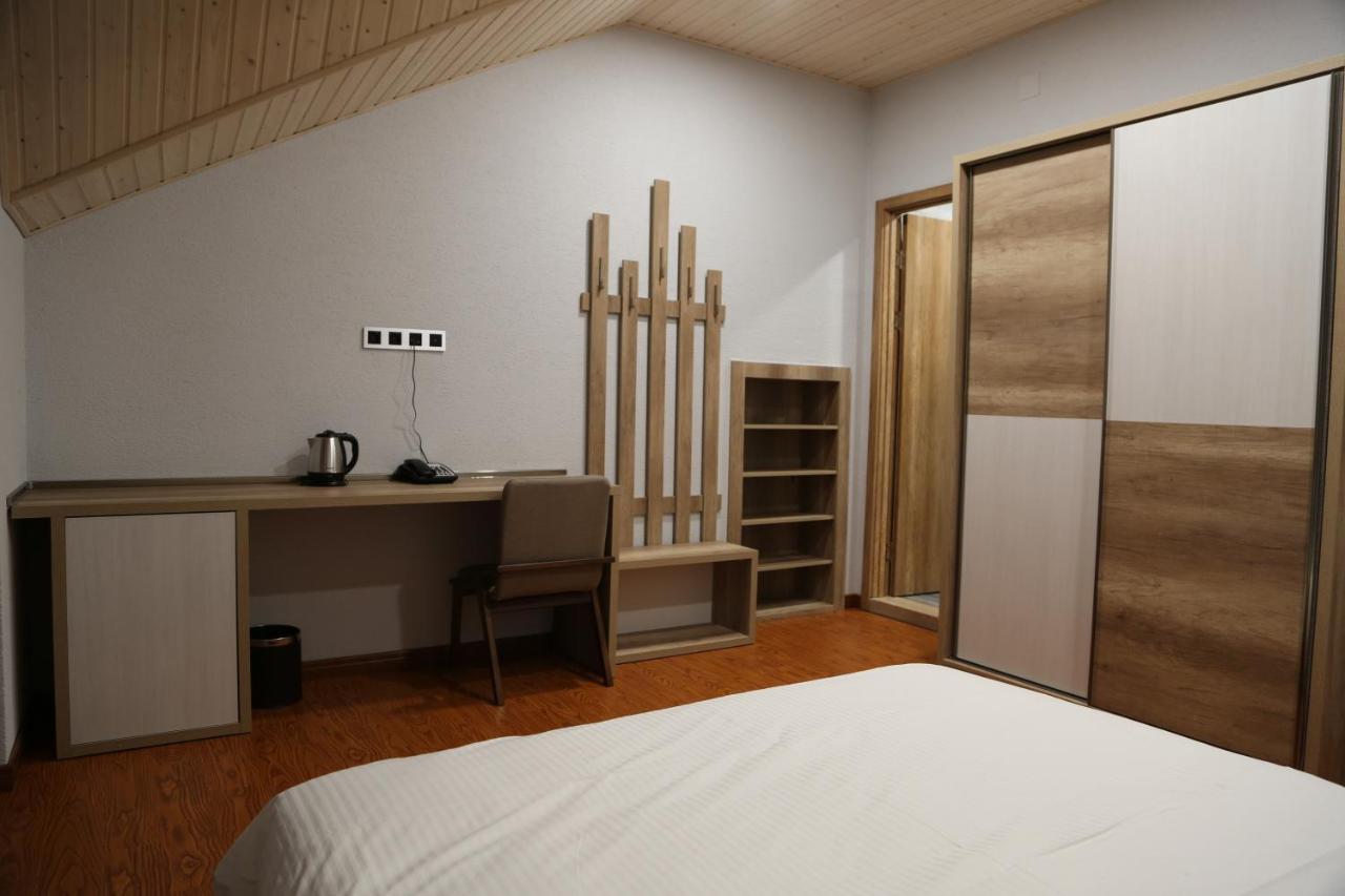 Hotel Ereto 구다우리 외부 사진