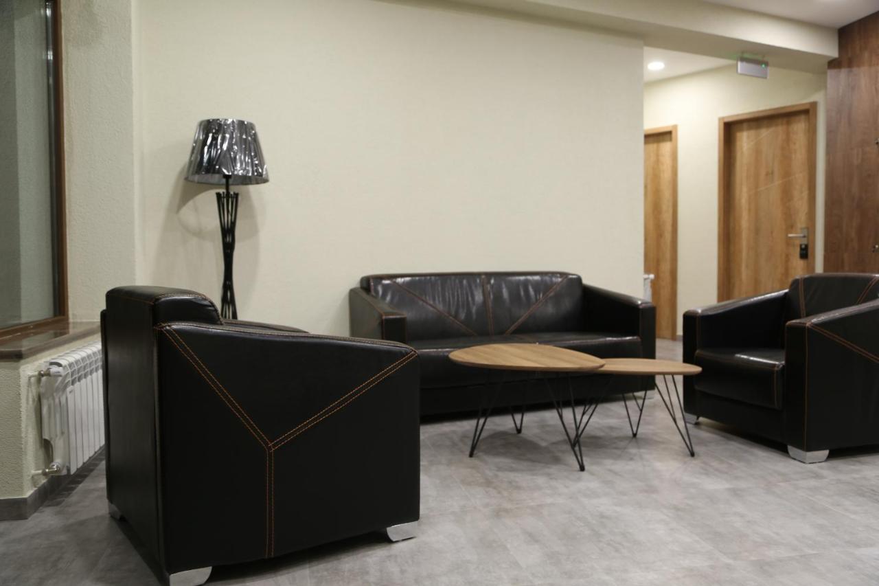 Hotel Ereto 구다우리 외부 사진