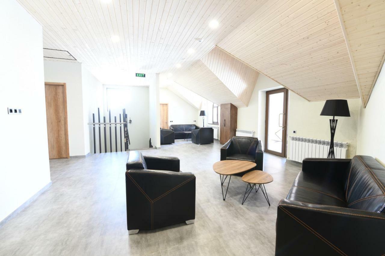Hotel Ereto 구다우리 외부 사진