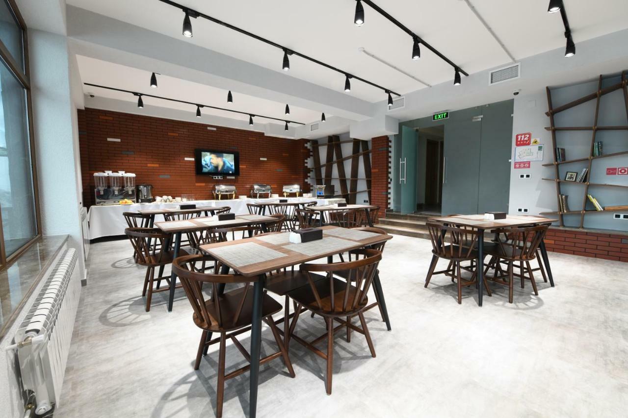 Hotel Ereto 구다우리 외부 사진