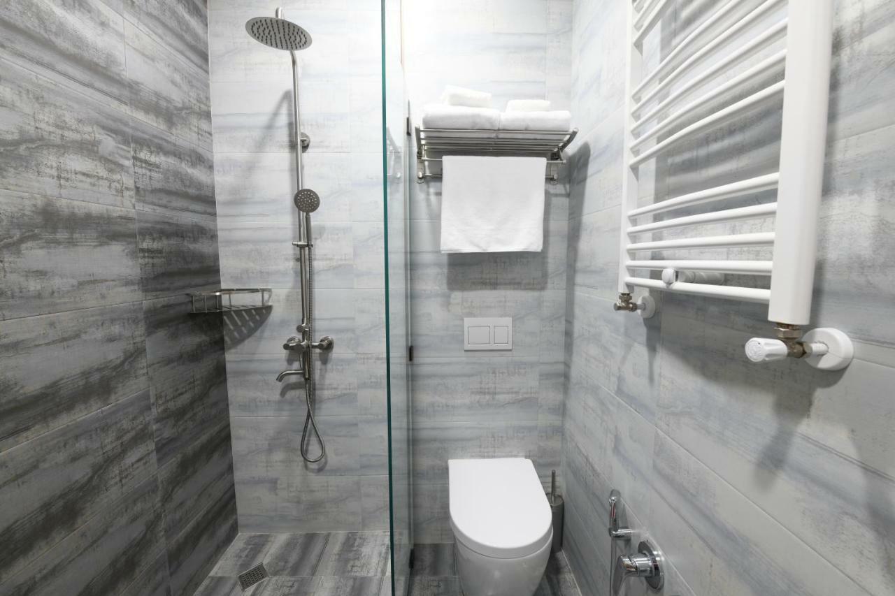 Hotel Ereto 구다우리 외부 사진