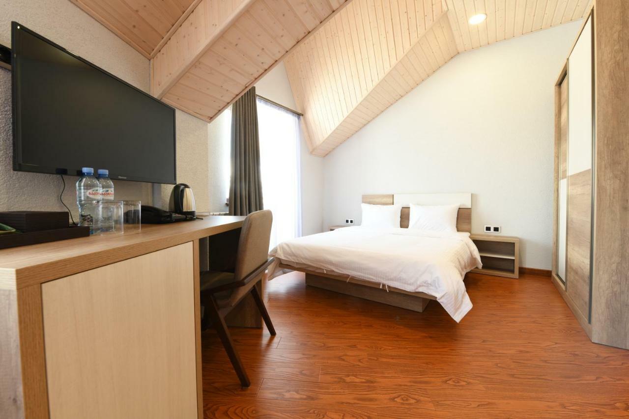 Hotel Ereto 구다우리 외부 사진
