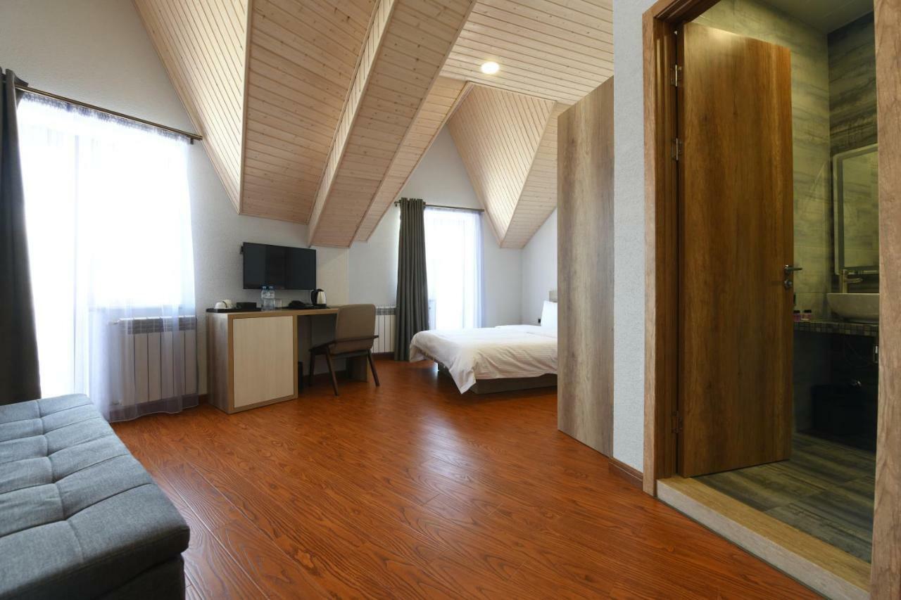 Hotel Ereto 구다우리 외부 사진